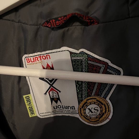 Burton snowboarding jacket. - Picture 3 of 3